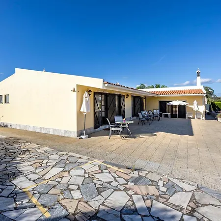 مزرعة للإقامة Quinta Aves *